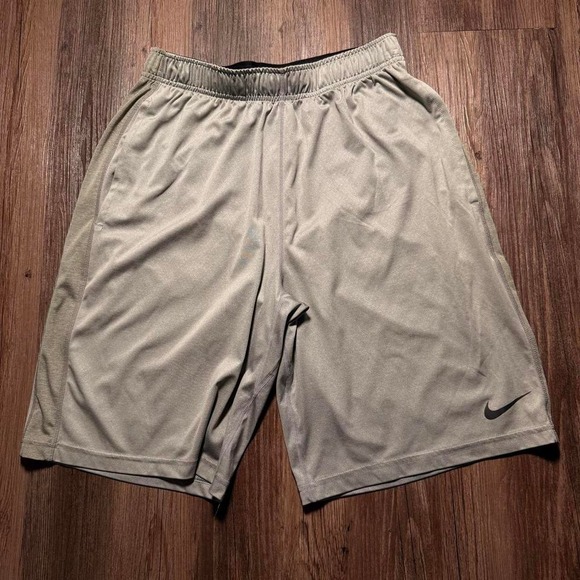 Nike Dri-FIT Athletic Shorts‎ Mens Medium Gray Training Gym Workout - Picture 1 of 6